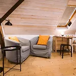 Feriehus Relaxing Getaway - Newly Renovated Chrastice
